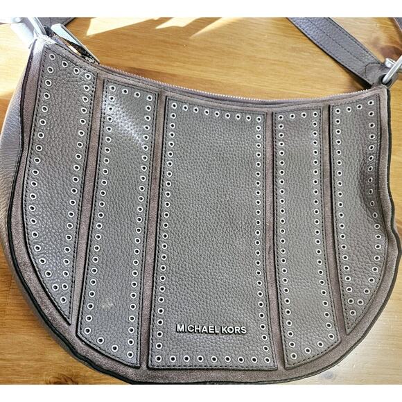 Michael Kors gently used VERY UNIQUE satchel - Picture 2 of 4